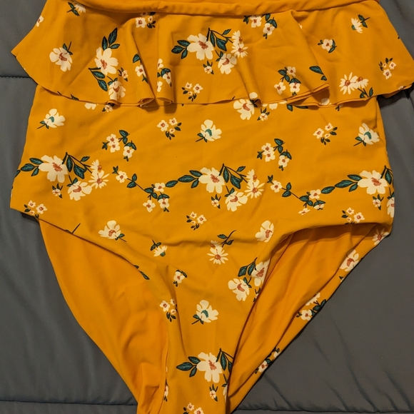 Coral reef small swimsuit - Picture 5 of 6